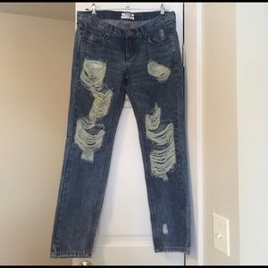 One Teaspoon destroyed boyfriend jeans